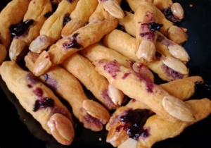 Talerz pełen ciasteczkowych palców..