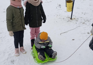 Dzieci na świeżym powietrzu.