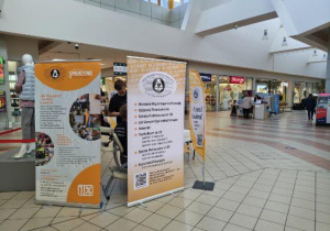 Banery reklamowe naszych szkół w CH Tulipan.