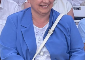 Pani wicedyrektor w oczekiwaniu na wyróżnienie.