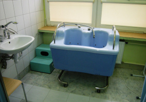Stanowisko do masażu wirowego kończyn górnych lub dolnych