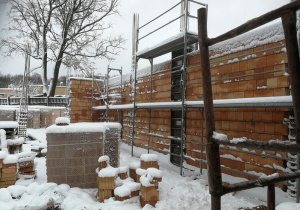 Budowa zimą, ściany parteru